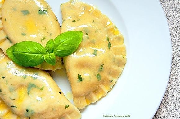 Pierogi ruskie z ciasta bazylioowego