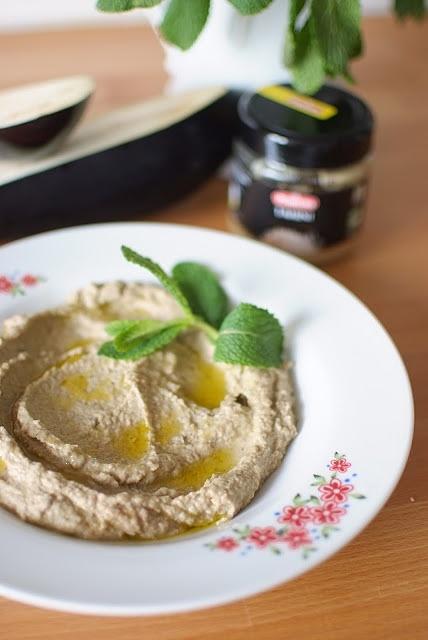 Hummus z pieczonych bakłażanów i cieciorki