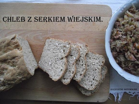 Chleb z serkiem wiejskim