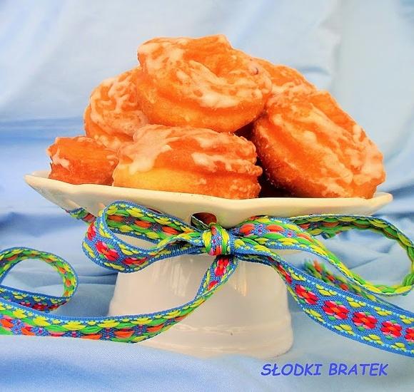 Gniazdka hiszpańskie pączki