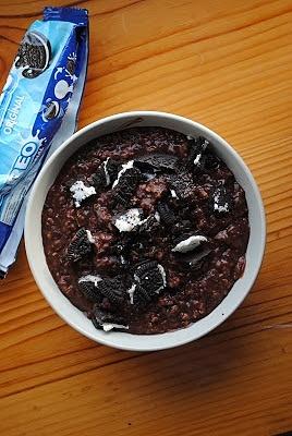 Owsianka Oreo z cukinią i kakao