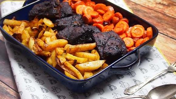 Żeberka wolno pieczone w sosie barbecue