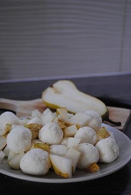 Kokosowe kulki z tofu i gruszką