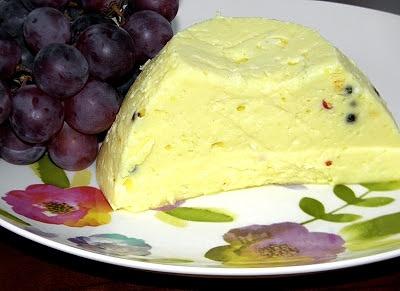 Domowy żółty ser