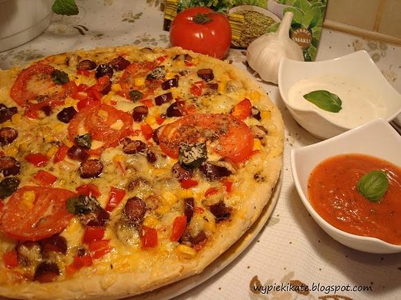 Pizza z kabanosem