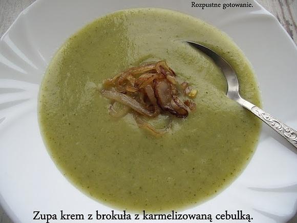 Zupa krem z brokuła z karmelizowaną cebulką