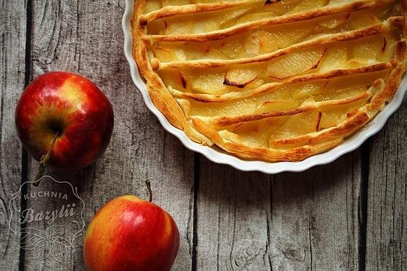Tarta z jabłkami na cieście francuskim