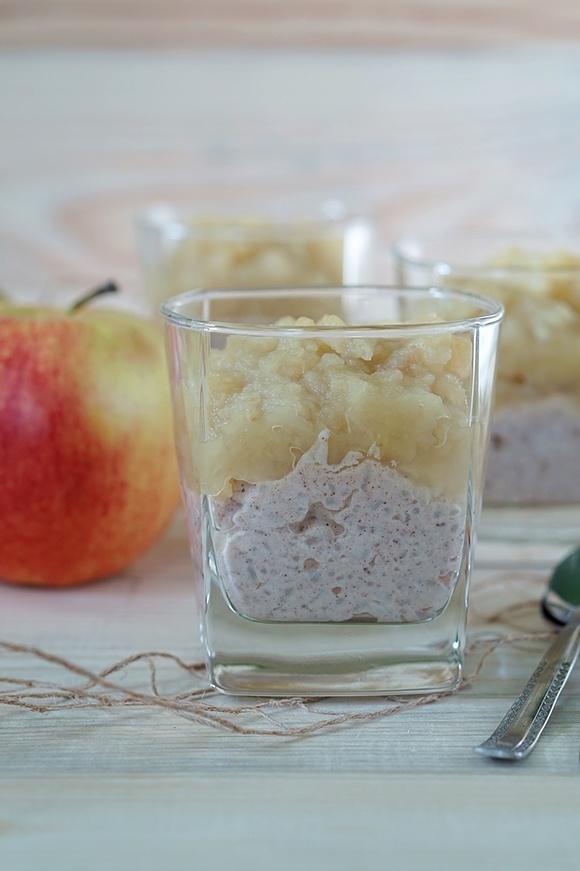 Cynamonowy pudding ryżowy z jabłkami