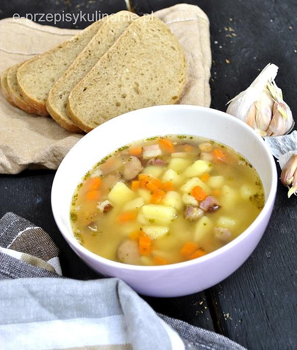 Zupa ziemniaczana z boczkiem i kiełbasą