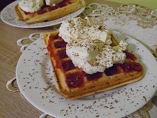 Gofry - chrupiące, klasyczne danie na słodko i słono
