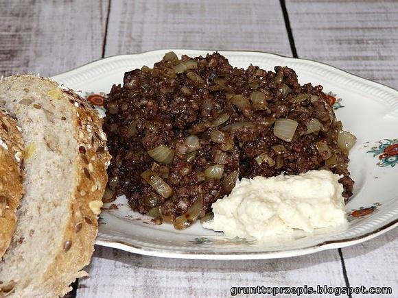 Smażona kaszanka z cebulą