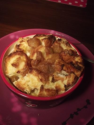 Pudding chlebowy z dżemem gruszkowym