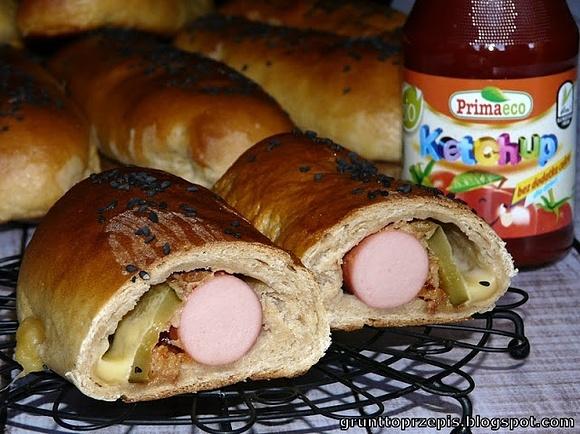 Pieczone hot dogi pełnoziarniste