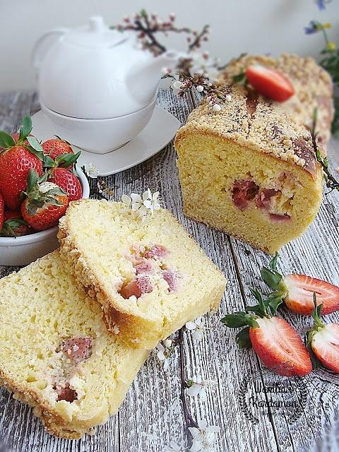 Strudel drożdżowy z truskawkami