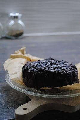 Bananowo-kakaowe muffiny z jagodami i czekoladą kokosową