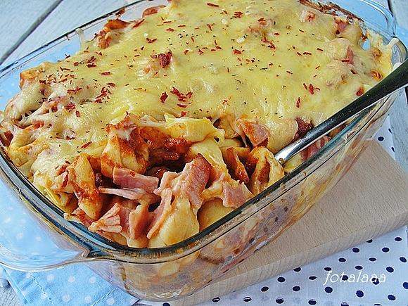 Zapiekanka z tortellini w sosie pomidorowym