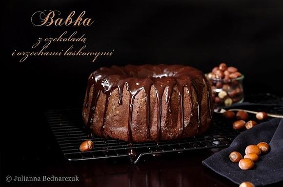 Babka orzechowo-czekoladowa z chrupiącymi orzechami
