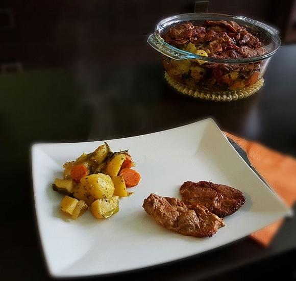 Pieczona karkówka z warzywami