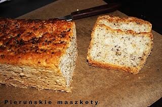 Domowy chleb wieloziarnisty z czarnuszką