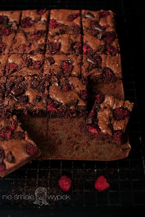 Brownie z malinami
