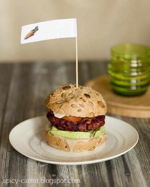 Mega burger z buraka