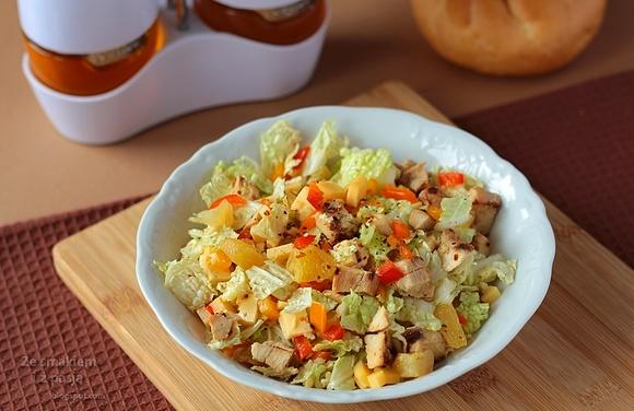Sałatka z kurczakiem teriyaki i pomarańczą