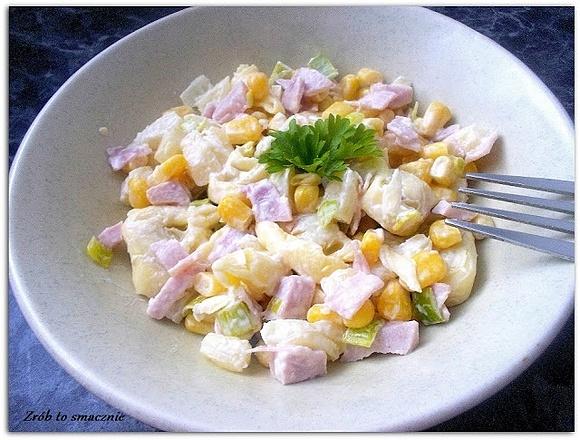 Sałatka z makaronem tortellini