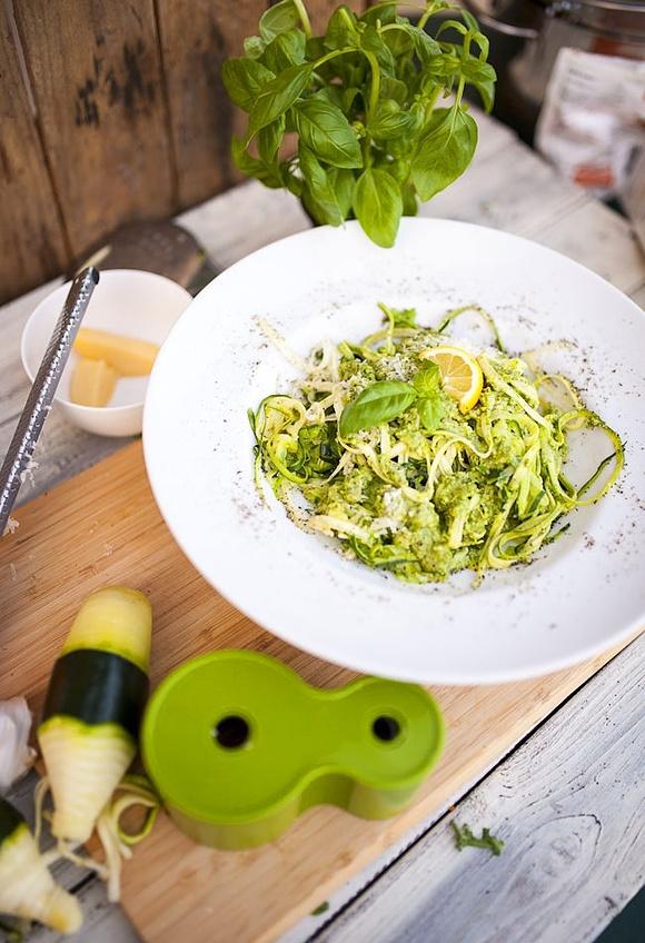 Spaghetti z cukinią i pesto z rukoli