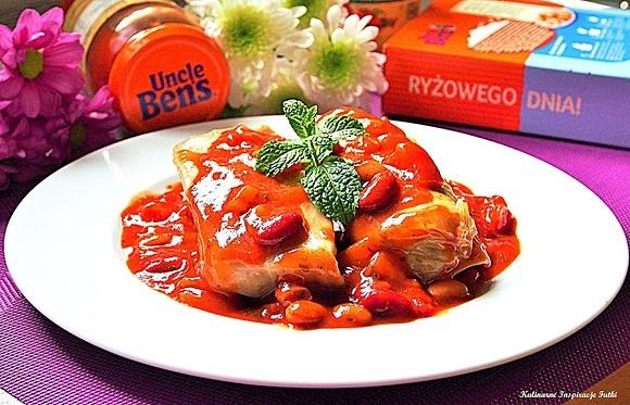 Gołąbki z cielęciną i ryżem basmati w meksykańskim sosie chilli con carne