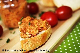 Pasta z suszonych pomidorów i słonecznika