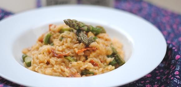 Risotto ze szparagami i chorizo