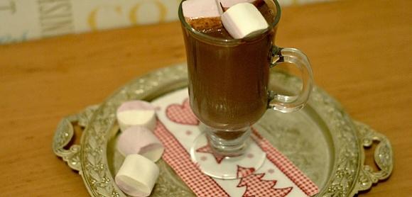 Gorąca czekolada z piankami marshmallow