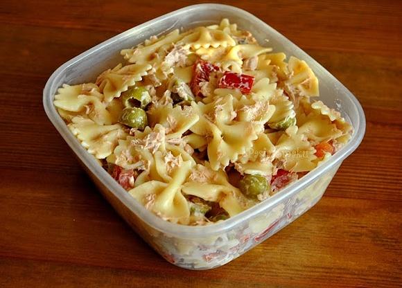 Sałatka makaronowa z tuńczykiem