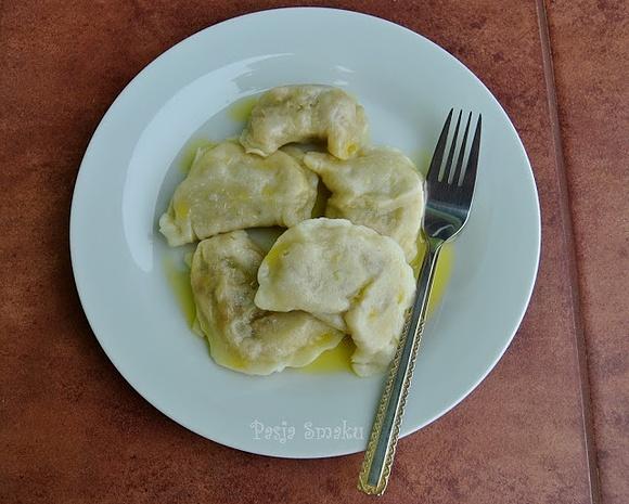 Pierogi z kapustą i grzybami z olejem lnianym