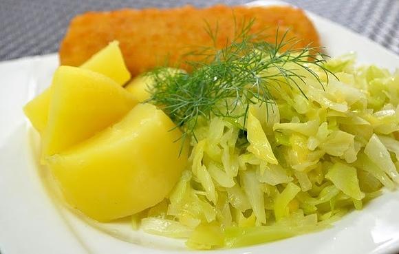 Młoda kapusta z czosnkiem przepis
