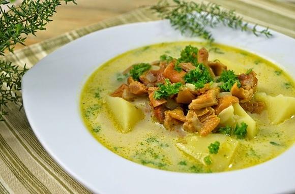 Zupa z kurkami przepis na aromatyczną i szybką zupę