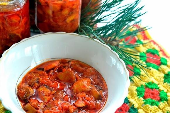 Grzyby w pomidorach do słoików