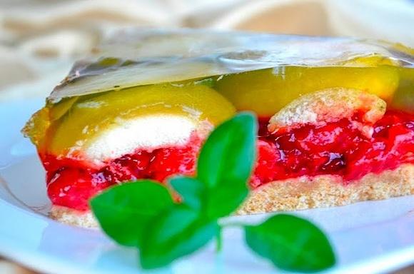 Ciasto przekładaniec truskawkowy bez pieczenia