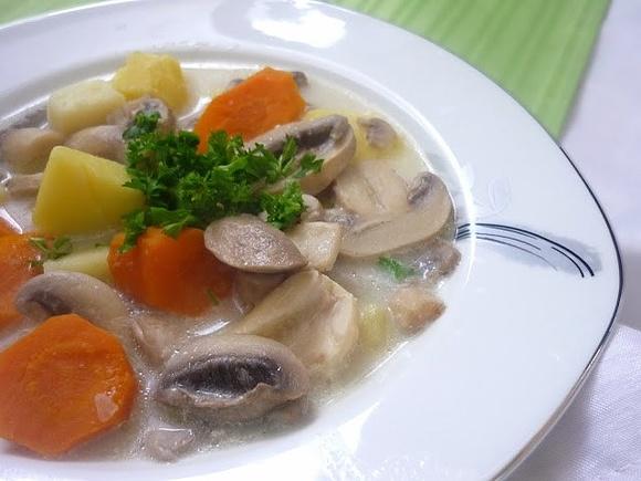 Zupa pieczarkowa