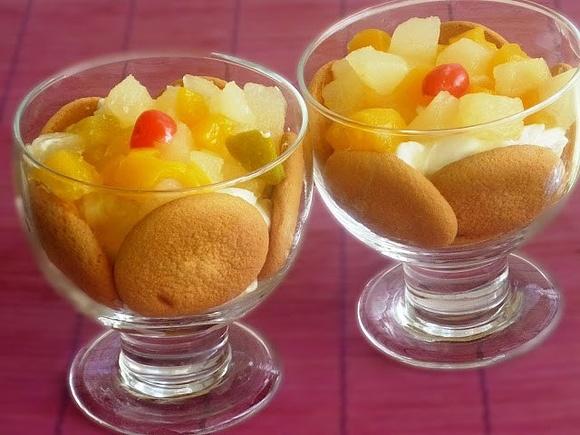 Deser z serkiem mascarpone i owocami