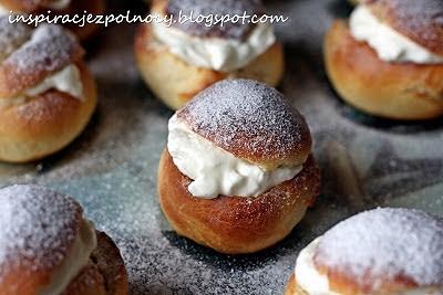 Semlor – szwedzkie bułeczki z migdałową masą i bitą śmietaną