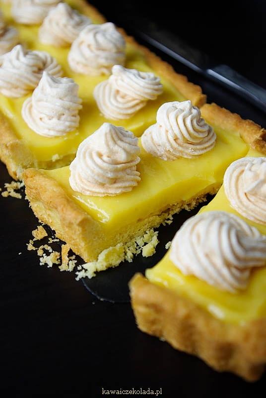 Tarta z lemon curd i bezikami