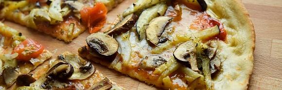 Szybka pizza z grzybami i bakłażanem