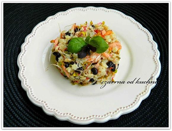 Sałatka z łososiem