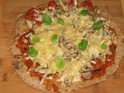 Pełnoziarnista pizza z patelni