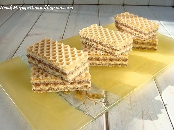 Kruche wafle mleczno-kakaowe