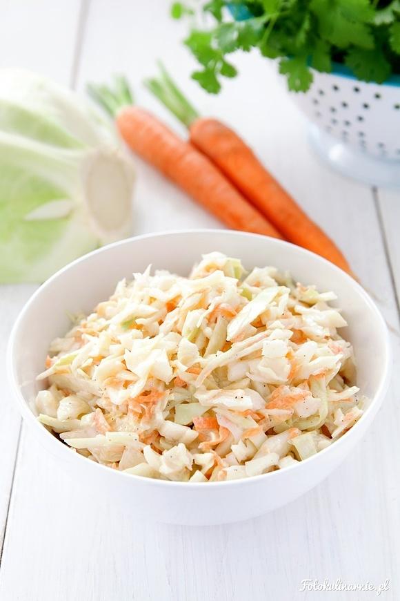 Coleslaw - surówka z białej kapusty i marchewki