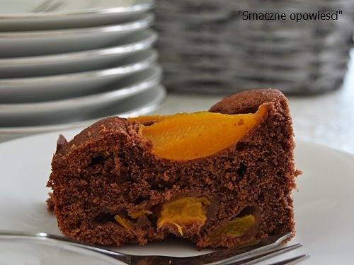 Ciasto czekoladowe z brzoskwiniami