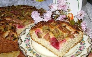 Leniwe drożdżowe z rabarbarem