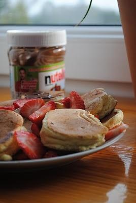 Pancakes nadziane nutellą i truskawkami